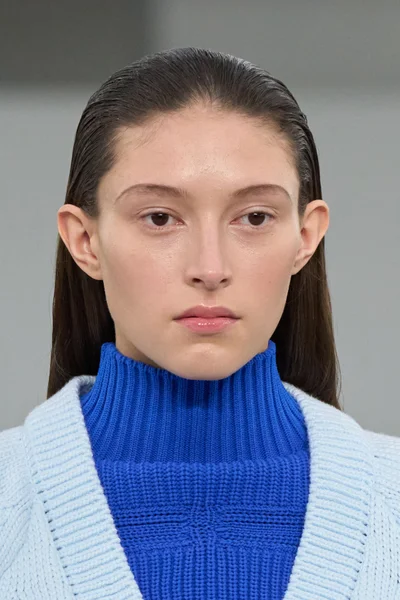 Look 70